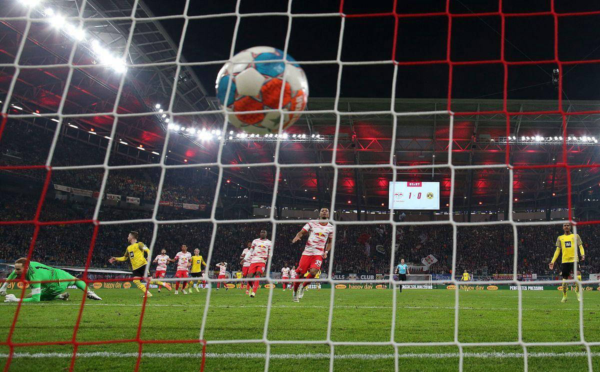 莱比锡红牛新赛季主场五连胜，法兰克福欧冠压力大幅影响表现