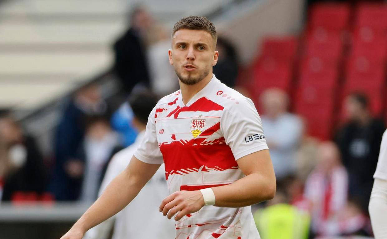 25岁德国悍将双响炮助斯图加特4-0大胜沃尔夫斯堡，逼近德甲前二